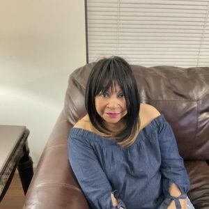 Meet your Posher, Val